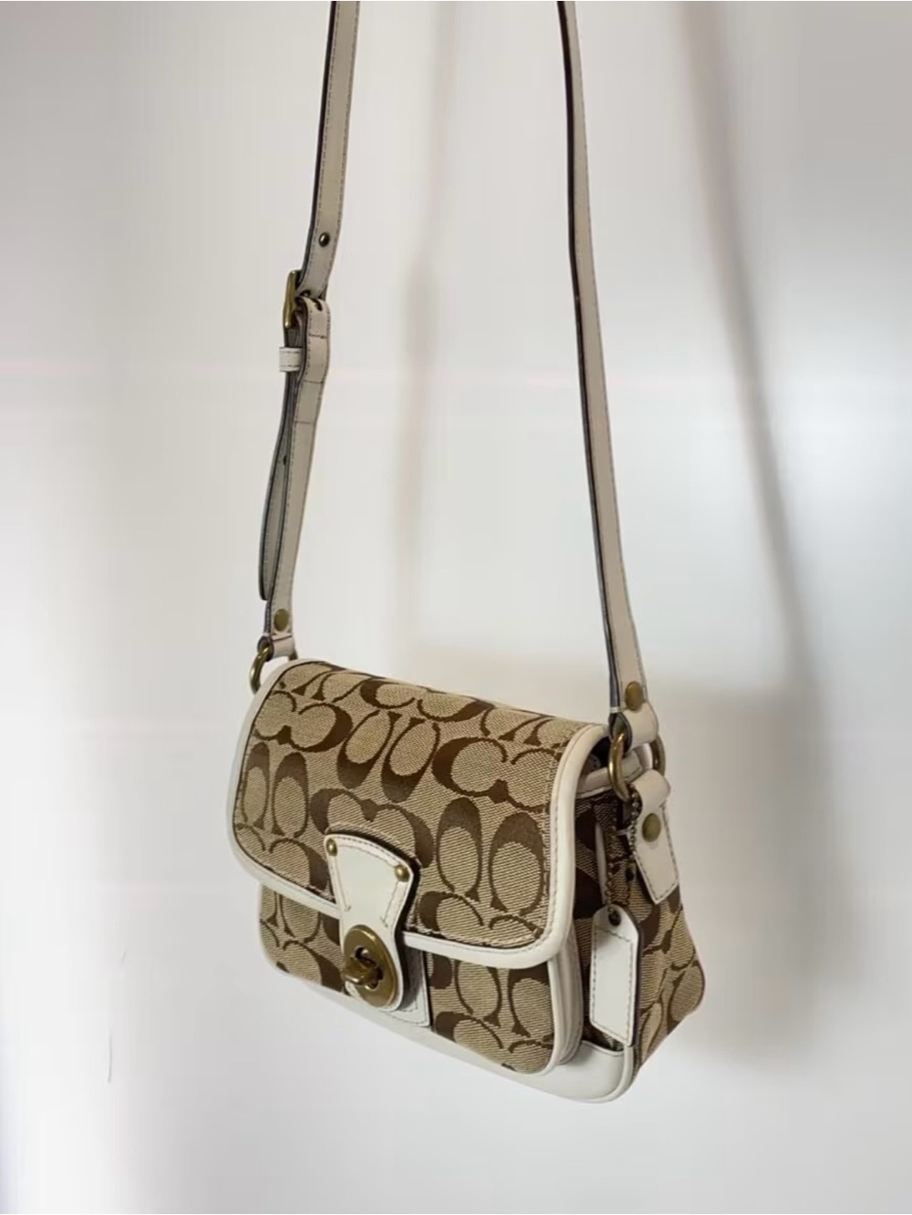 2006 Vintage Coach Signature Slim Penny Flap/ Cricket Style